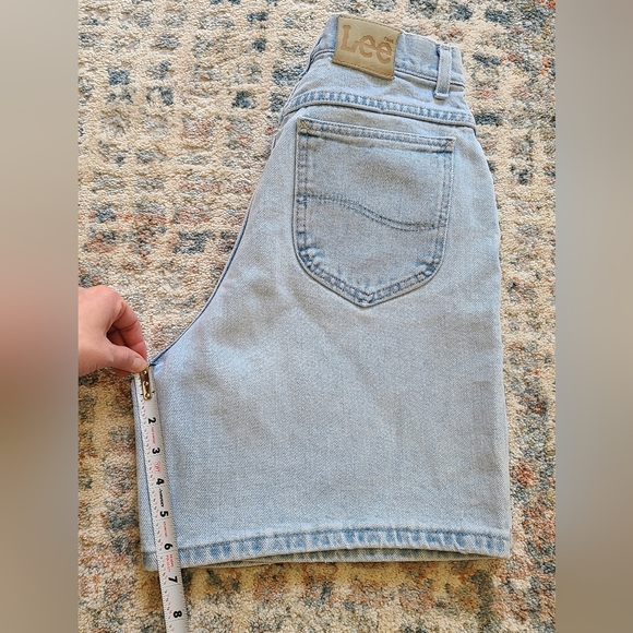 Vintage 90's Lee Light Wash High Waist Denim Shorts Women's Size 12 Long Classic - Picture 11 of 13